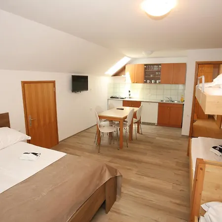 Apartments Vila Leska Zgornji Leskovec Exterior foto