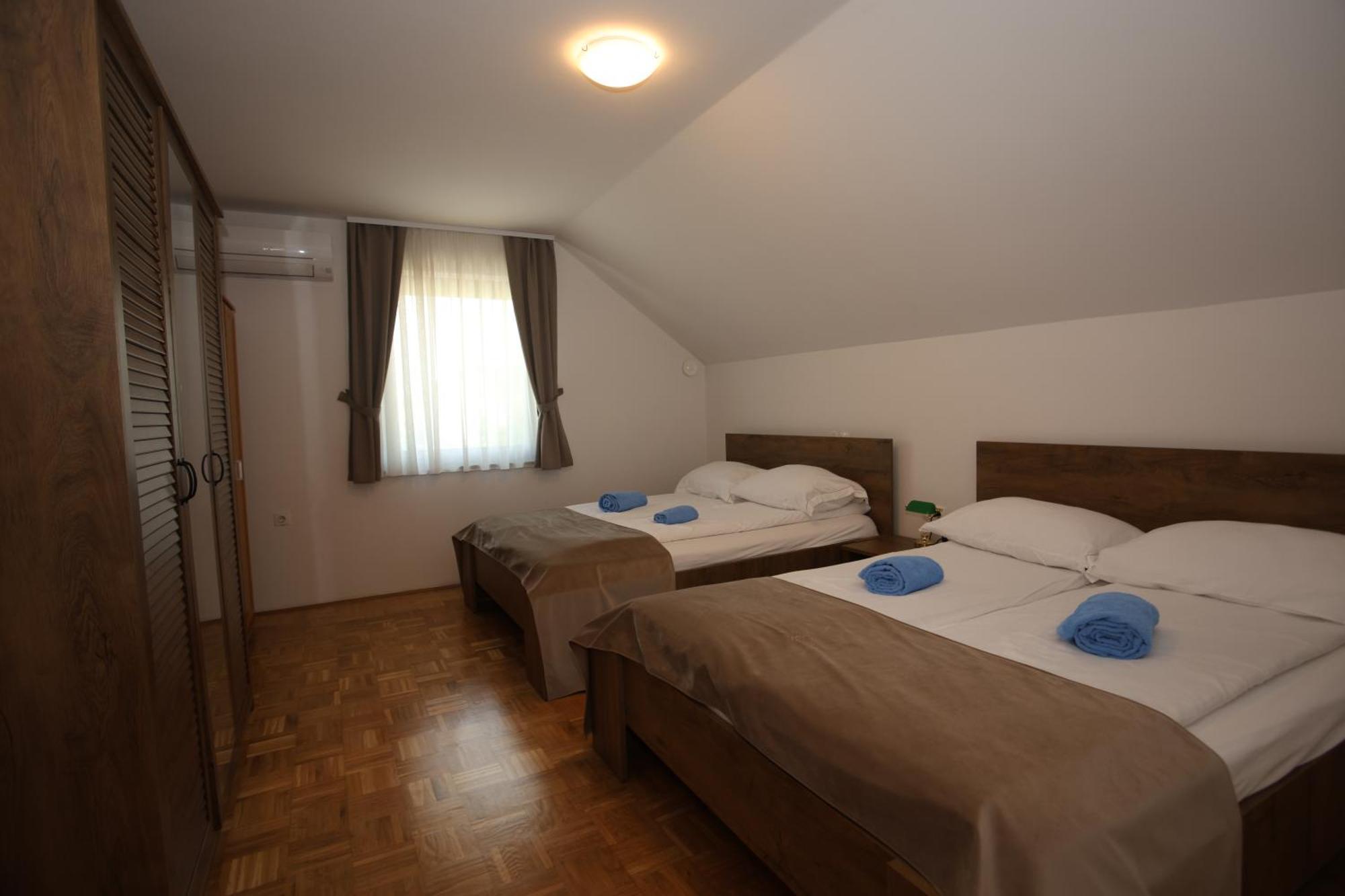 Leska Apartment *