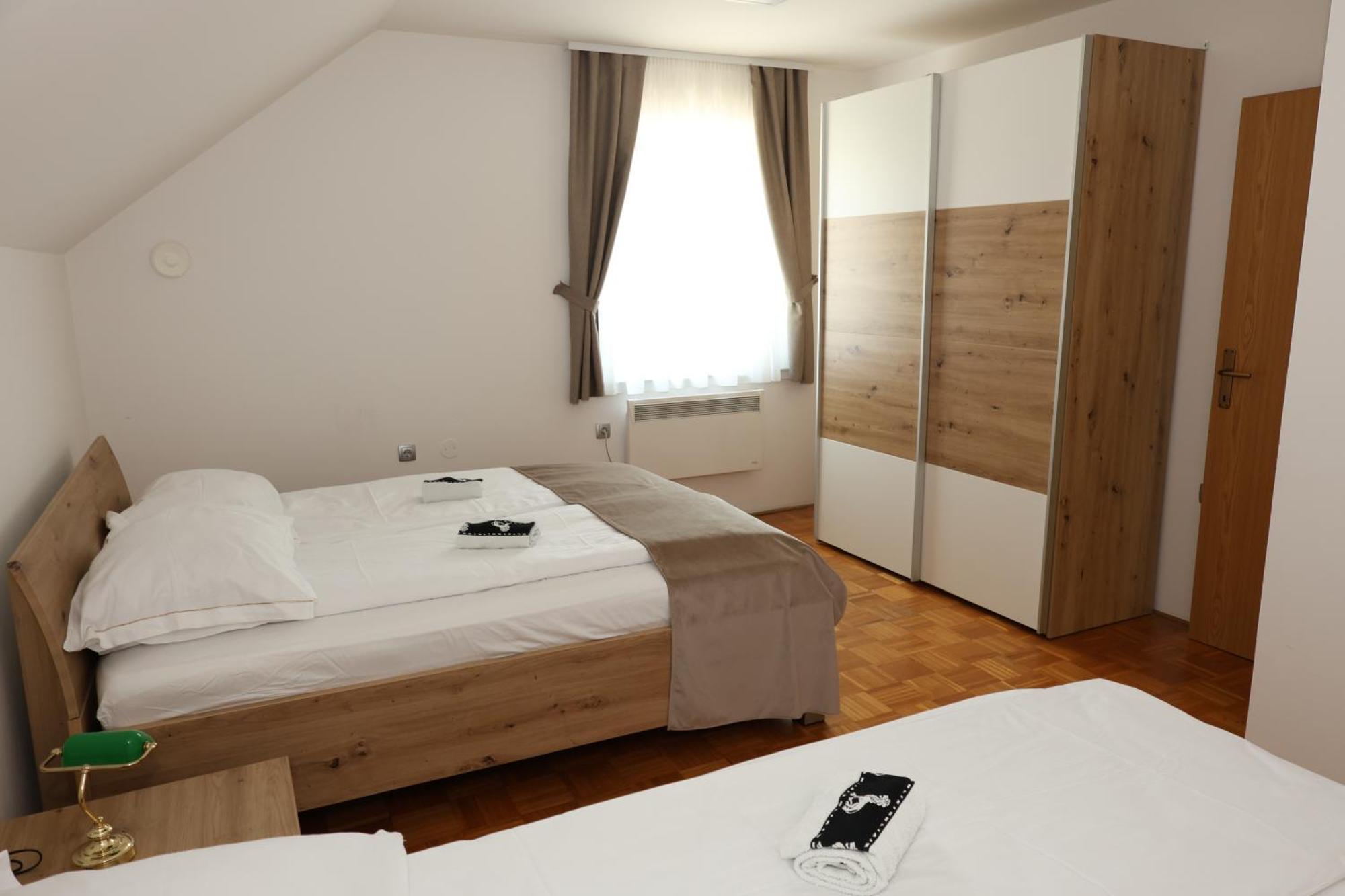 Leska Apartment *